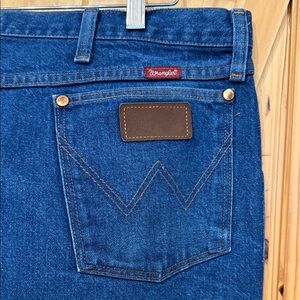 Wrangler Men's Deep Blue Straight Jeans